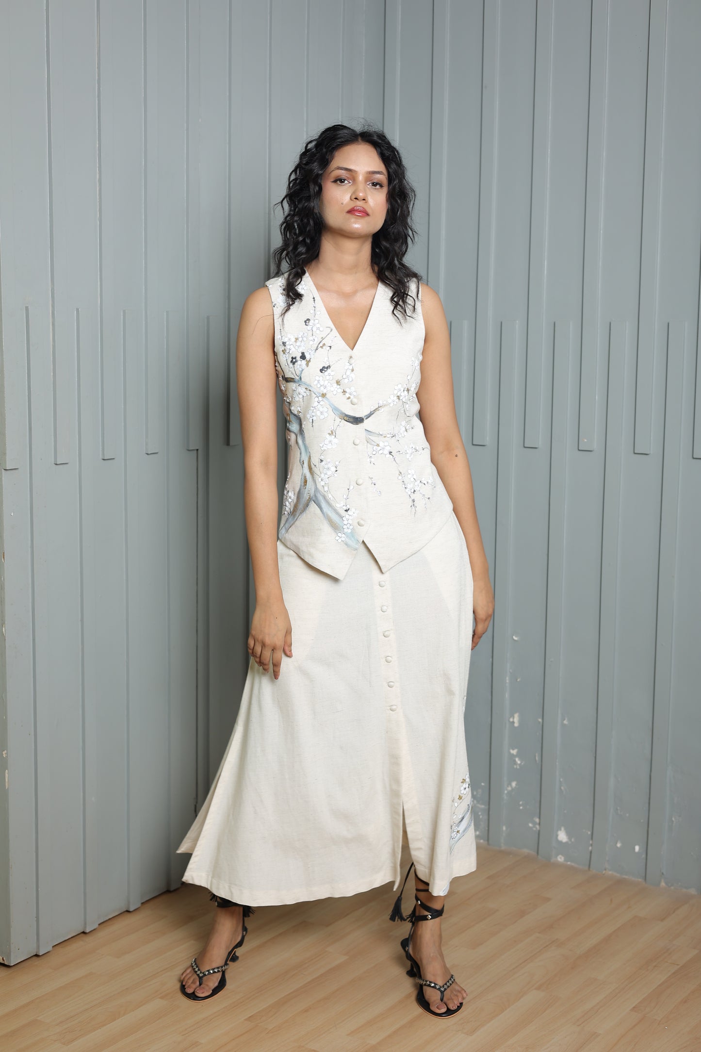 Luxe Amore Bloom Hand-Painted & Embroidered Linen Set